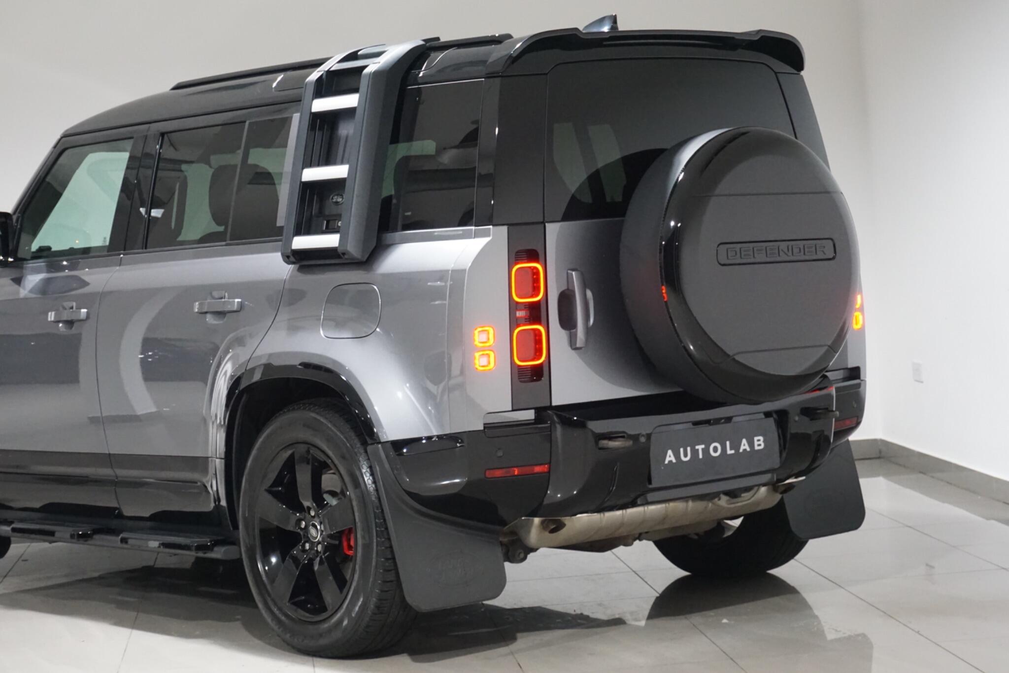 Land Rover Defender 110 2.0 P400e 15.4kWh X-Dynamic SE SUV 5dr Petrol Plug-in Hybrid Auto 4WD Euro 6 (s/s) (404 ps)